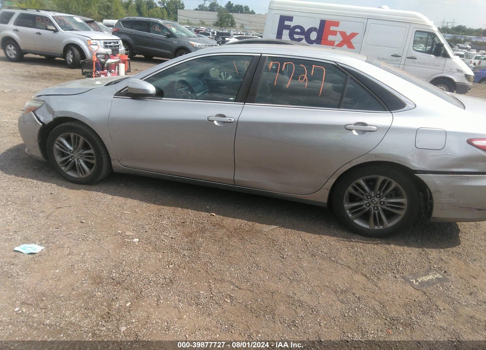 2015 TOYOTA CAMRY SE VIN: 4T1BF1FK4FU960036