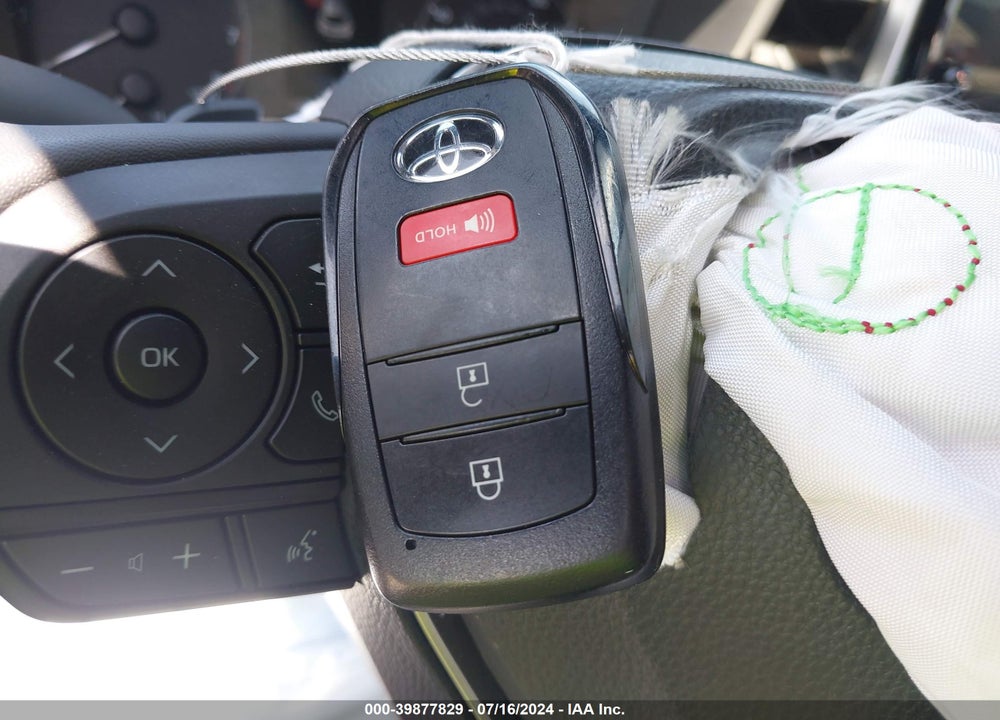 2024 TOYOTA COROLLA SE VIN: JTND4MBE9R3228785