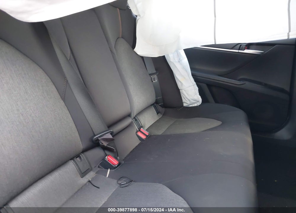 2018 TOYOTA CAMRY LE VIN: 4T1B11HK5JU159359