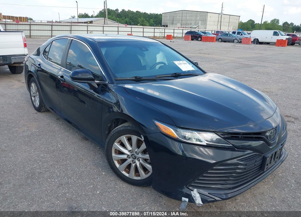 2018 TOYOTA CAMRY LE VIN: 4T1B11HK5JU159359