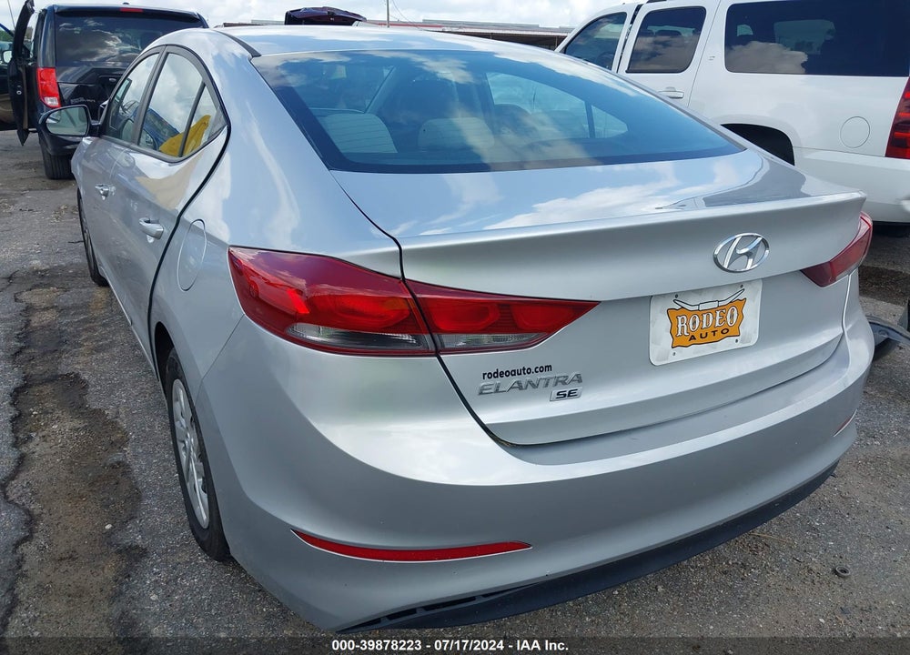 2018 HYUNDAI ELANTRA SE VIN: 5NPD74LF1JH282805