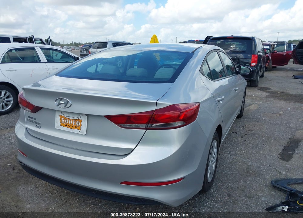 2018 HYUNDAI ELANTRA SE VIN: 5NPD74LF1JH282805