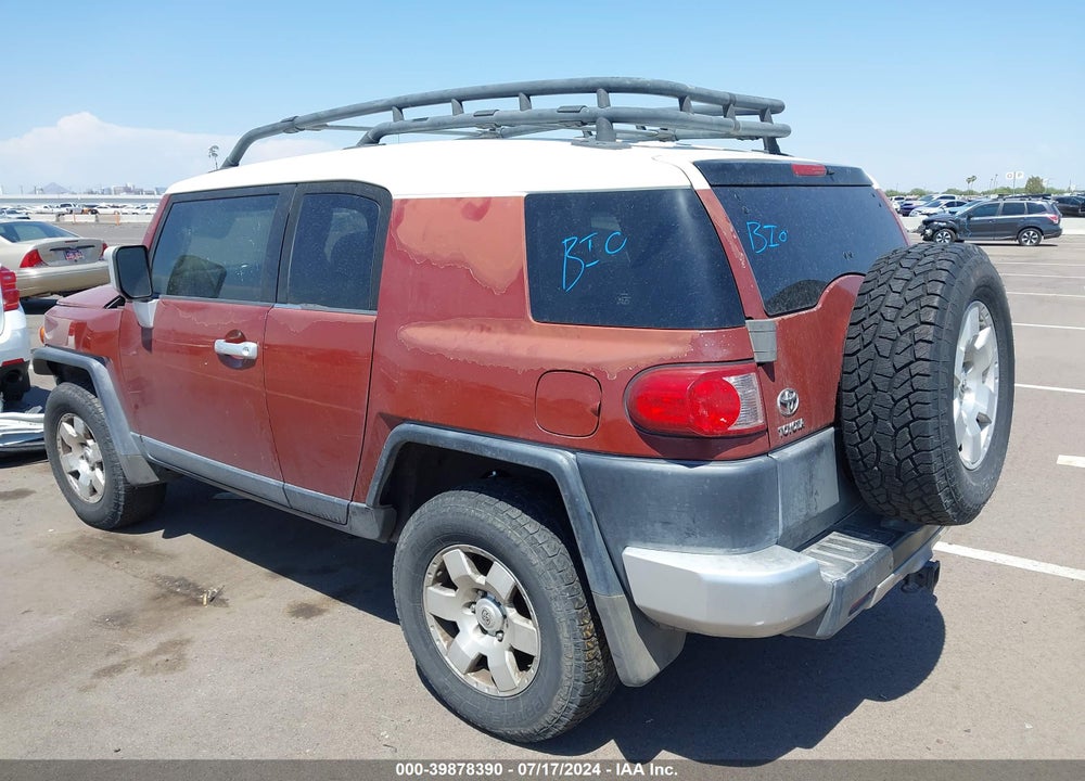 2008 TOYOTA FJ CRUISER VIN: JTEBU11F38K027758