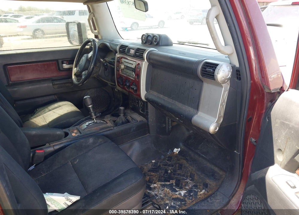 2008 TOYOTA FJ CRUISER VIN: JTEBU11F38K027758