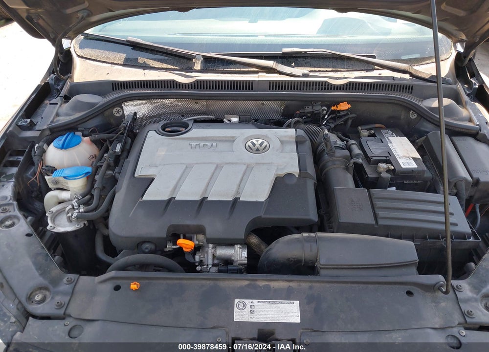 2011 VOLKSWAGEN JETTA 2.0L TDI VIN: 3VWLL7AJXBM091540