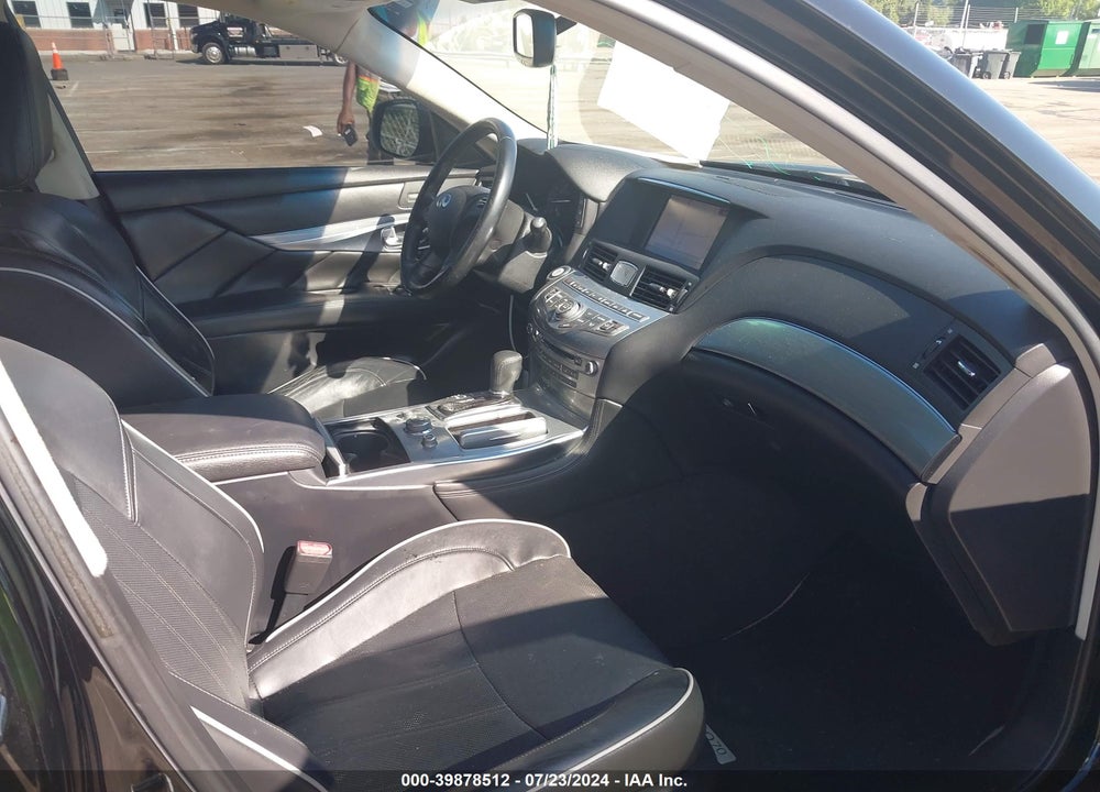 2016 INFINITI Q70 3.7 VIN: JN1BY1AP1GM221356