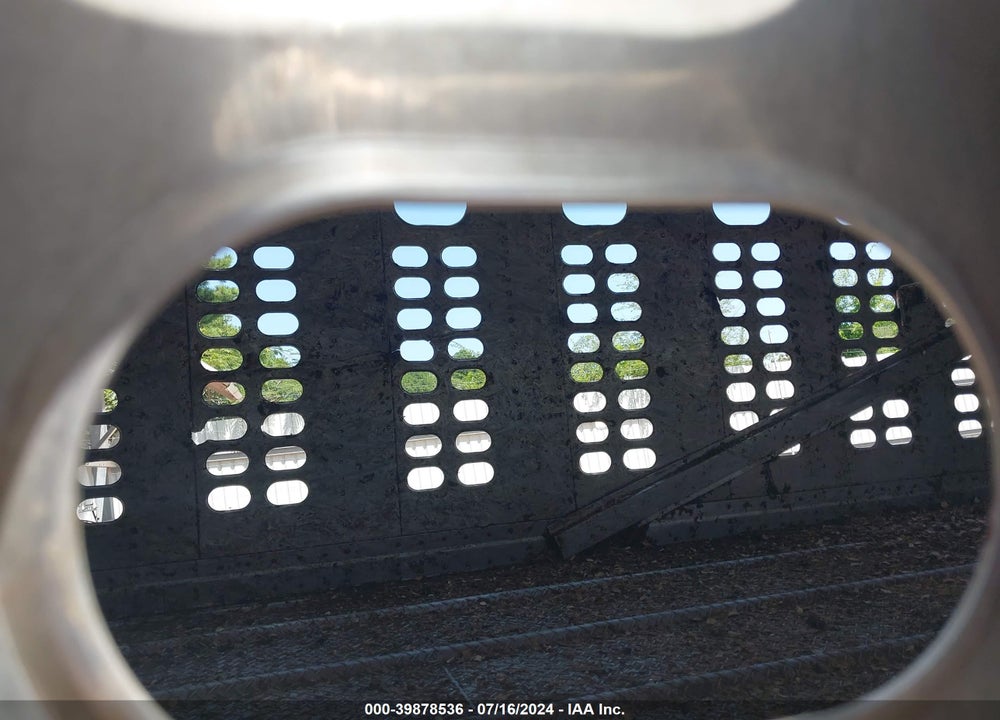 2021 WILSON TRAILER CO LIVESTOCK TRAILER VIN: 1W1K65325M5560628
