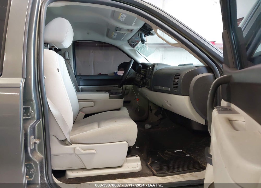 2011 CHEVROLET SILVERADO 1500 LT VIN: 1GCPKSE33BF121192