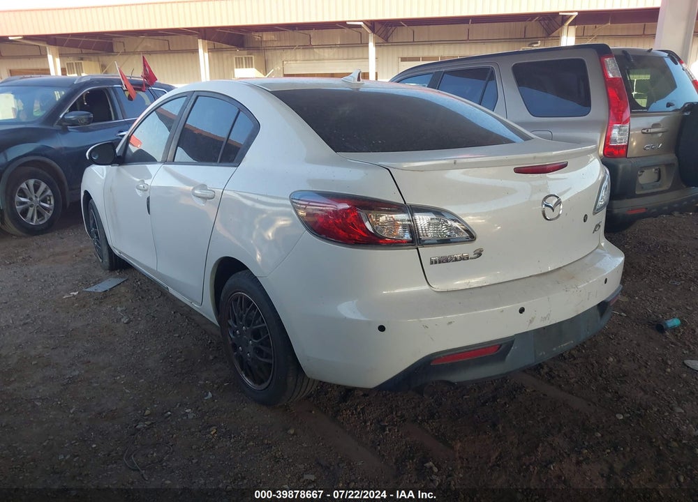 2011 MAZDA 3 VIN: JM1BL1UGXB1498881