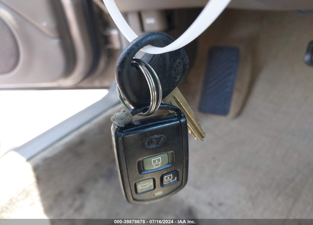 2005 HYUNDAI SONATA GL VIN: KMHWF25S15A181444