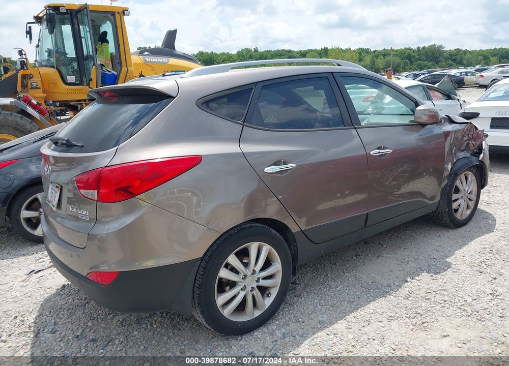 2013 HYUNDAI TUCSON LIMITED VIN: KM8JU3AC9DU681739