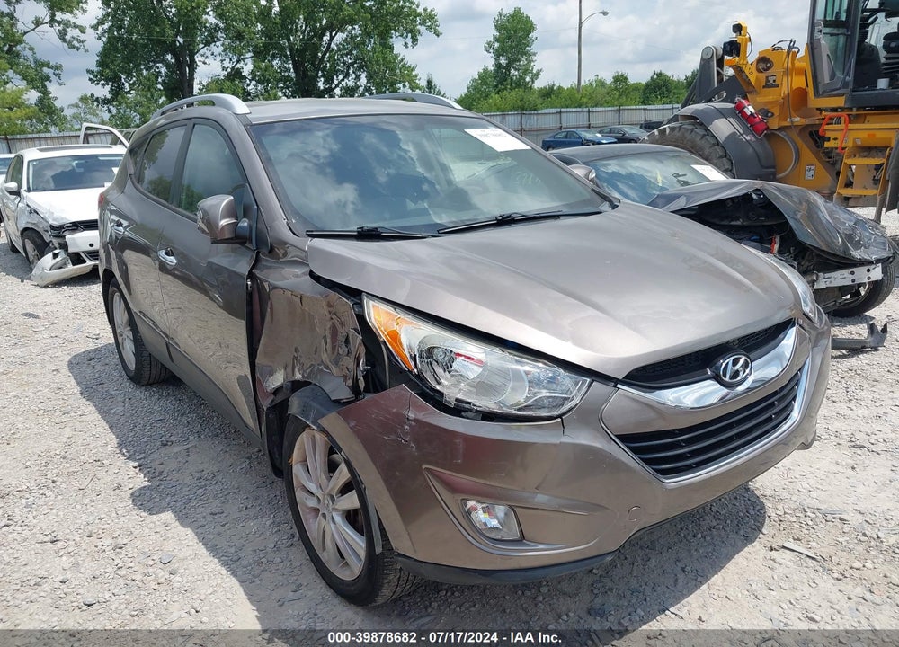 2013 HYUNDAI TUCSON LIMITED VIN: KM8JU3AC9DU681739