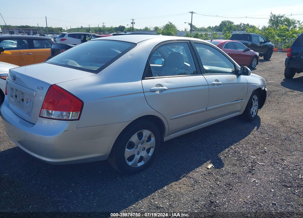 2009 KIA SPECTRA LX VIN: KNAFE222495639971