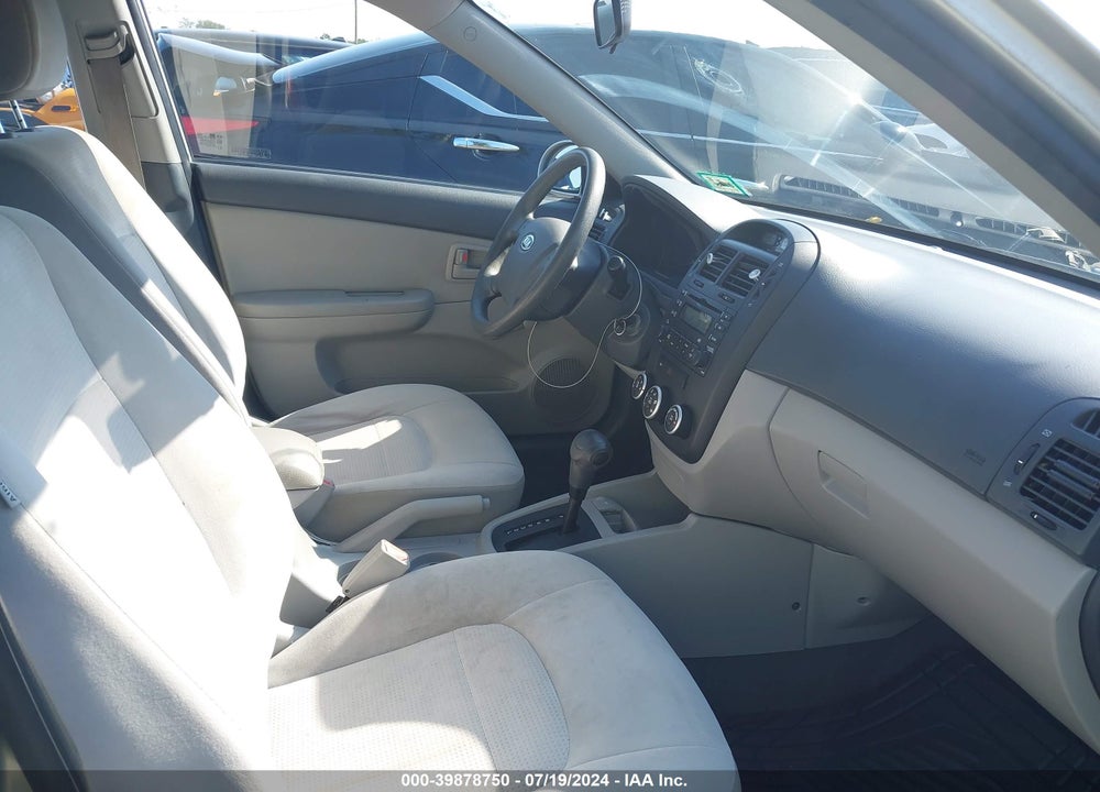 2009 KIA SPECTRA LX VIN: KNAFE222495639971