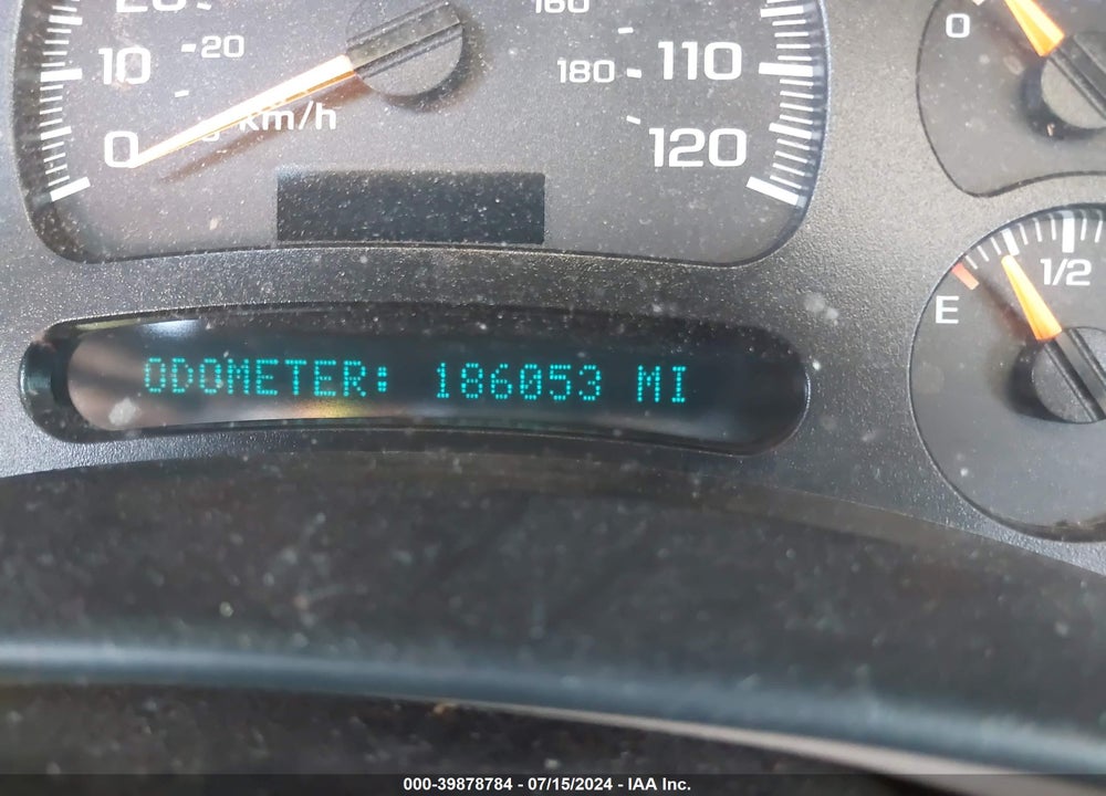 2005 CHEVROLET TAHOE LS VIN: 1GNEK13T05J199359