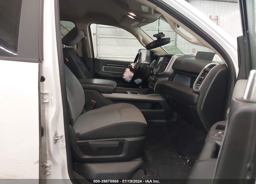 2019 RAM 2500 BIG HORN 4X4 6'4 BOX VIN: 3C6UR5DJ2KG579716