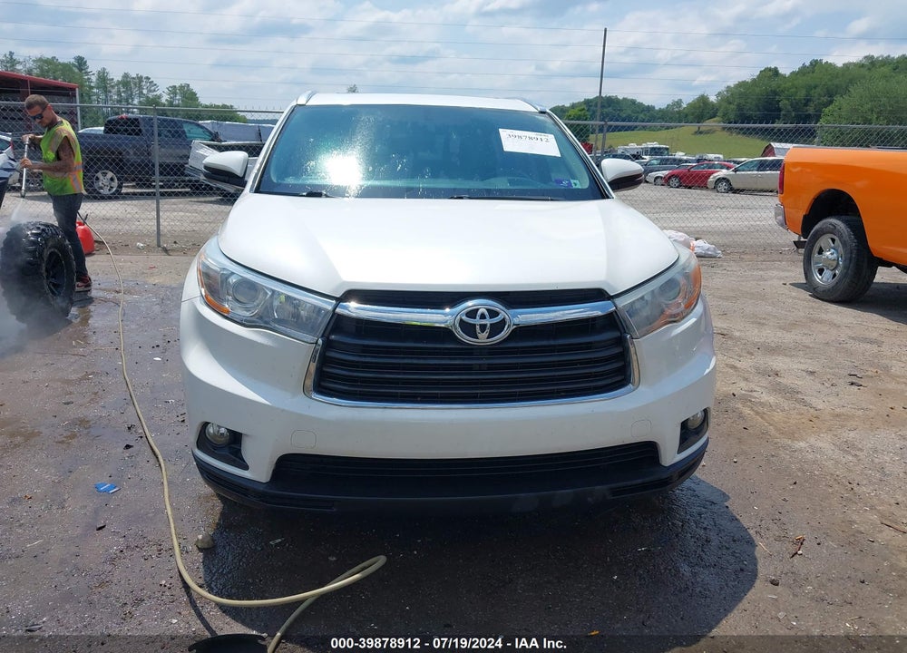2015 TOYOTA HIGHLANDER XLE V6 VIN: 5TDJKRFH2FS187795