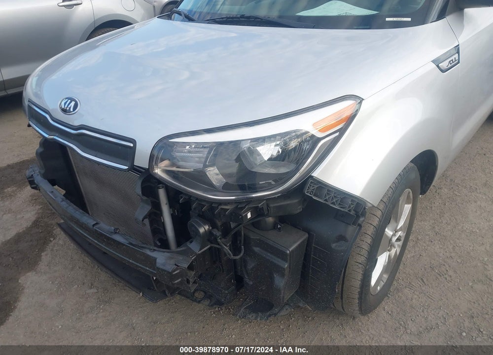 2018 KIA SOUL VIN: KNDJN2A29J7623952