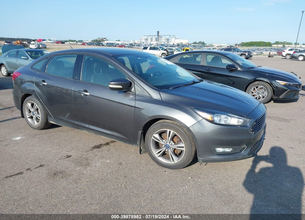 2018 FORD FOCUS SE VIN: 1FADP3F21JL270416