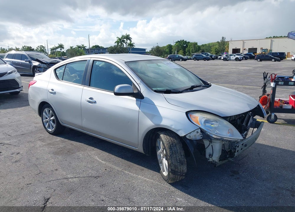 2014 NISSAN VERSA 1.6 SL VIN: 3N1CN7AP0EL876924