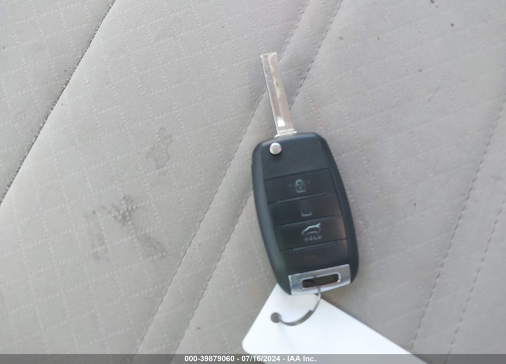 2017 KIA SORENTO VIN: 5XYPG4A35HG212828