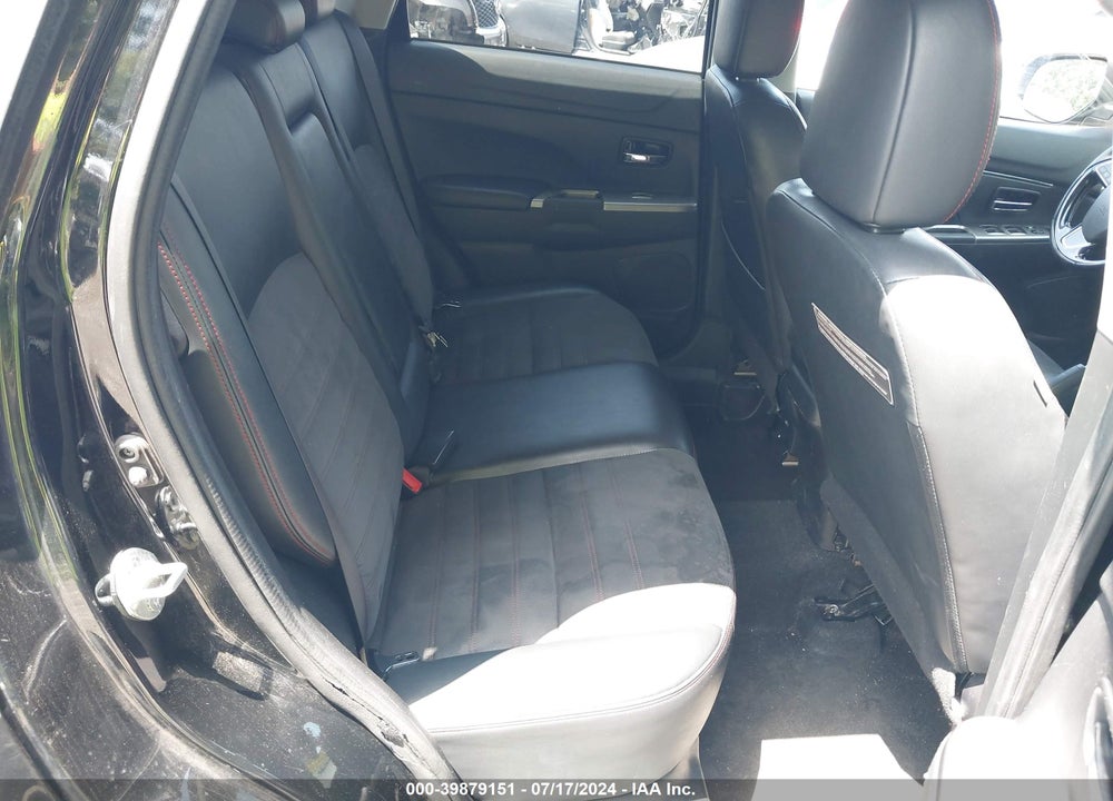 2018 MITSUBISHI OUTLANDER SPORT 2.4 SE VIN: JA4AR3AW5JU013040