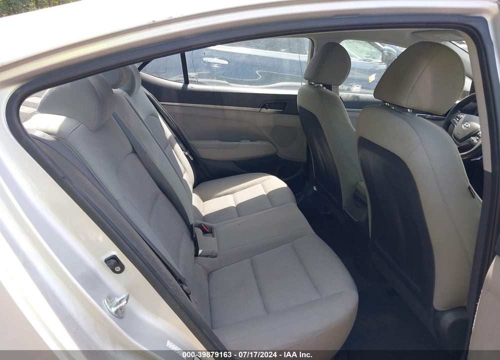 2017 HYUNDAI ELANTRA SE VIN: KMHD74LF7HU082037