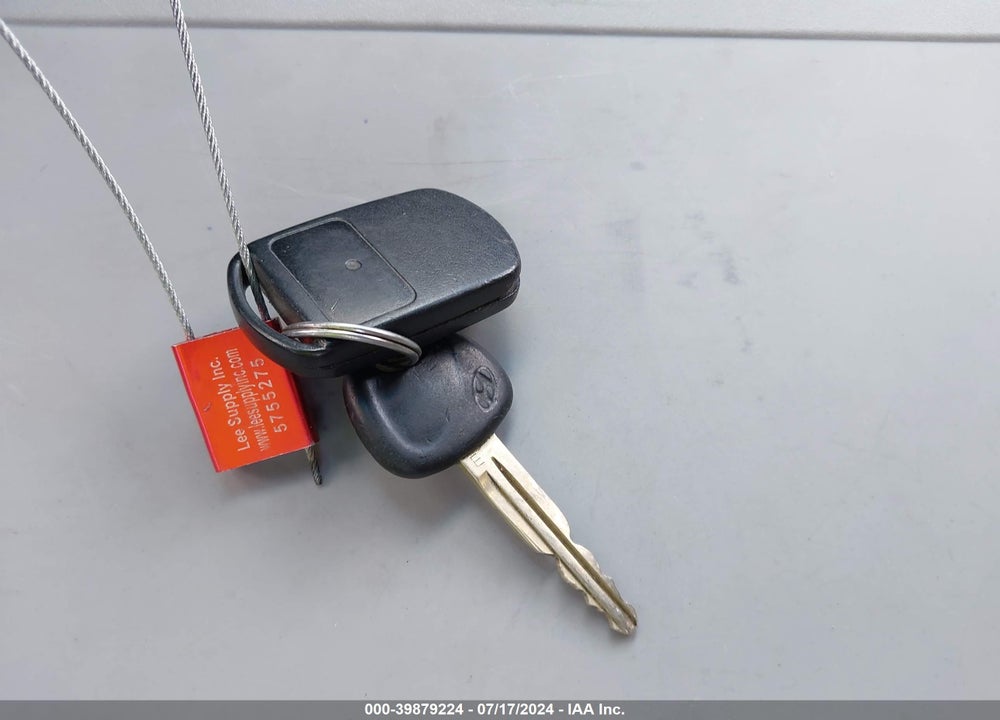 2005 HYUNDAI SANTA FE GLS/LX VIN: KM8SC13E05U910725