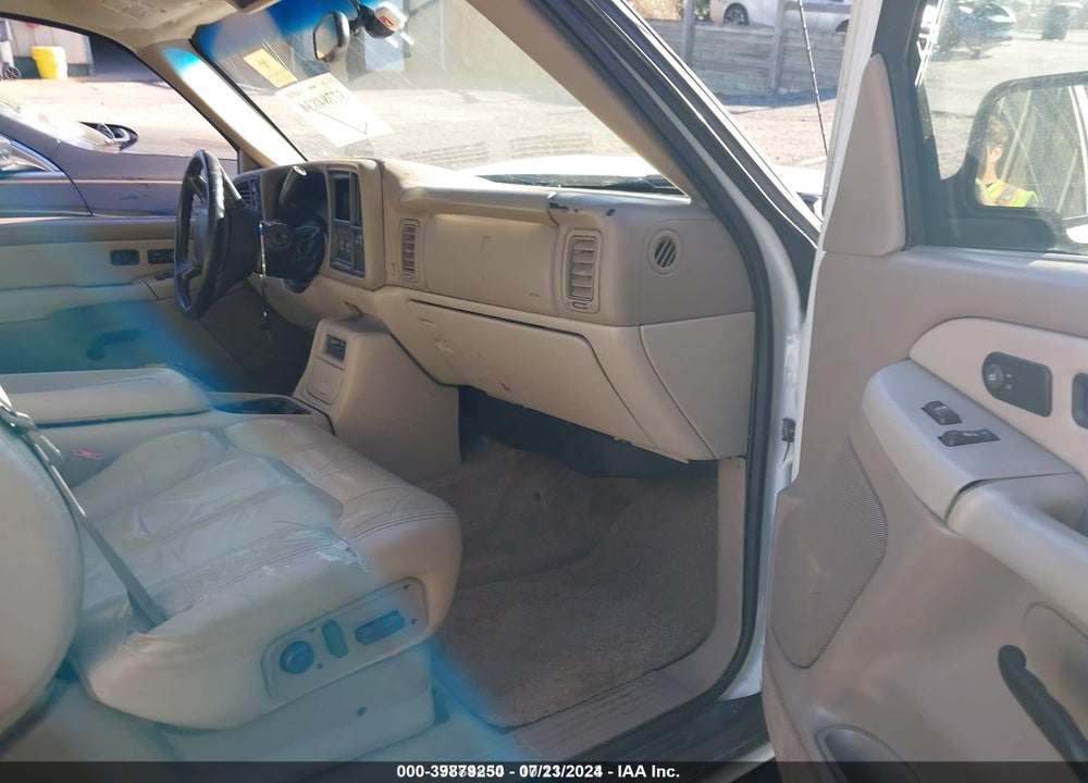 2002 CHEVROLET TAHOE LT VIN: 1GNEK13Z52J197557