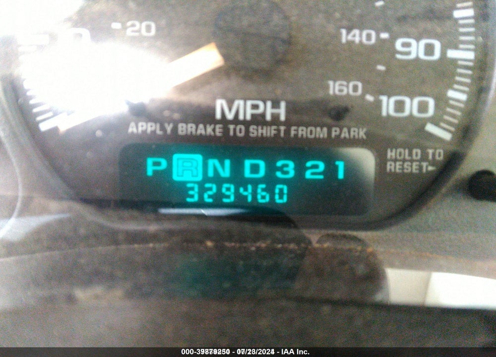 2002 CHEVROLET TAHOE LT VIN: 1GNEK13Z52J197557