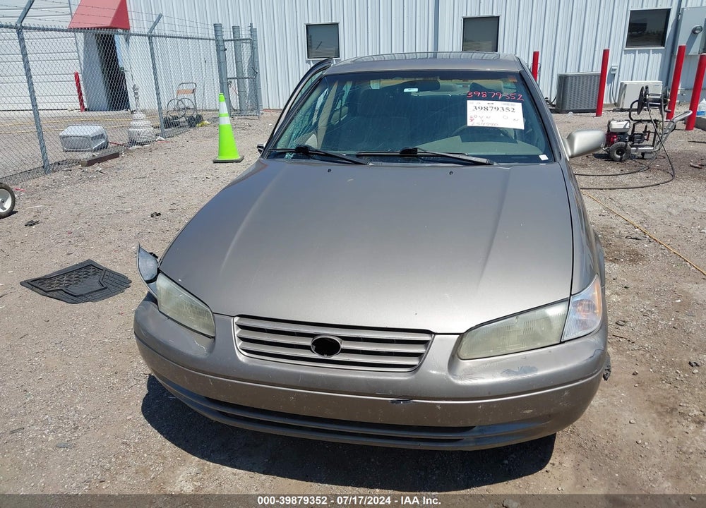 1999 TOYOTA CAMRY LE VIN: 4T1BG22K3XU478393
