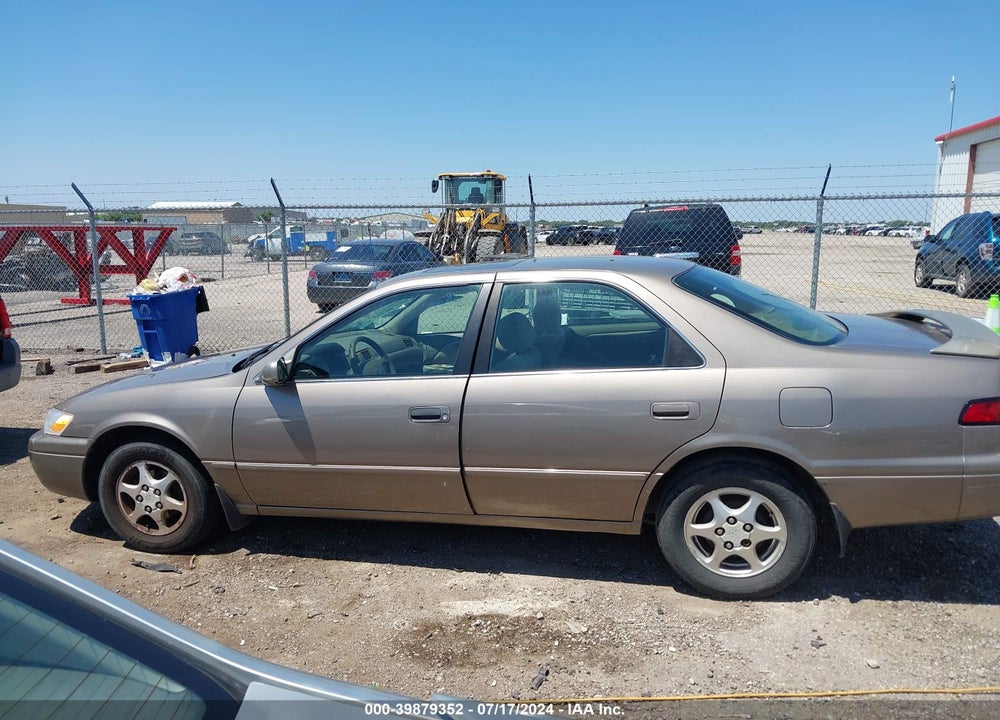 1999 TOYOTA CAMRY LE VIN: 4T1BG22K3XU478393