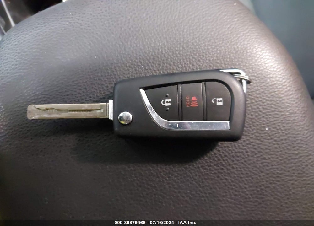 2019 TOYOTA RAV4 LE VIN: JTMF1RFV1KJ016185