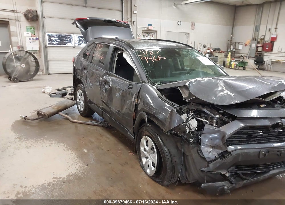2019 TOYOTA RAV4 LE VIN: JTMF1RFV1KJ016185