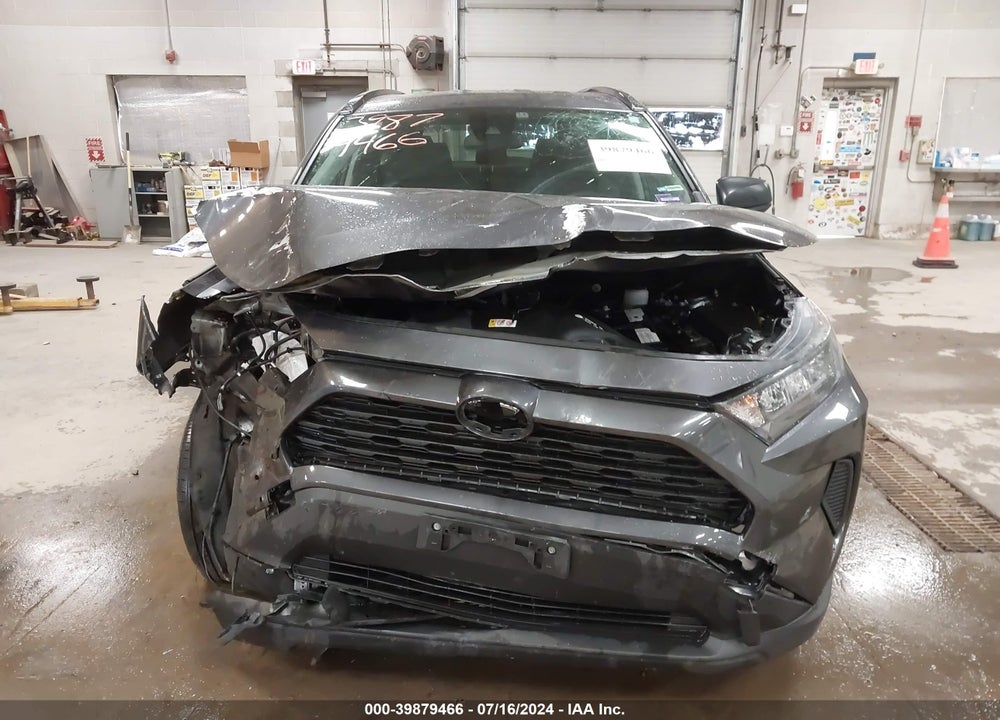 2019 TOYOTA RAV4 LE VIN: JTMF1RFV1KJ016185