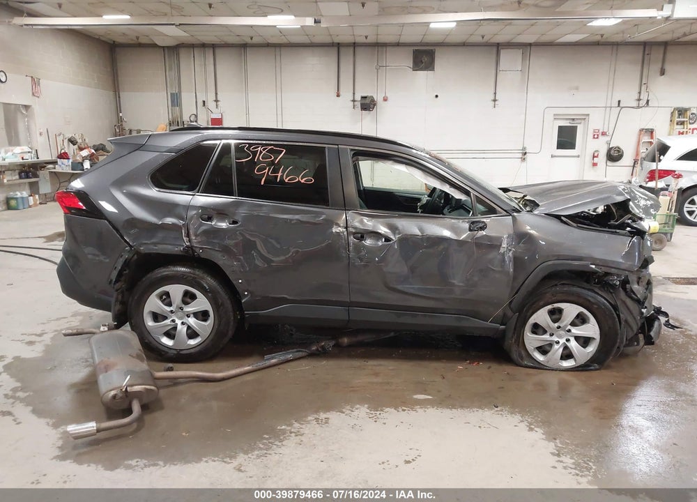 2019 TOYOTA RAV4 LE VIN: JTMF1RFV1KJ016185