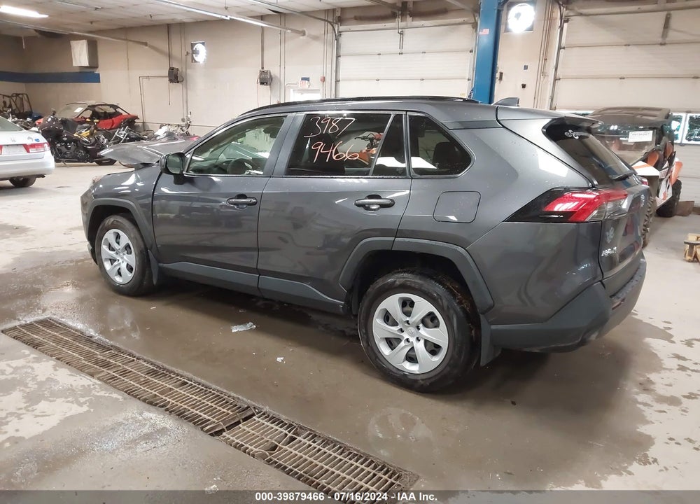 2019 TOYOTA RAV4 LE VIN: JTMF1RFV1KJ016185