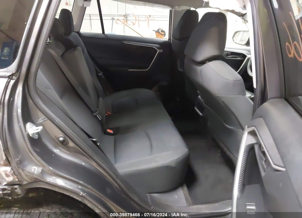 2019 TOYOTA RAV4 LE VIN: JTMF1RFV1KJ016185