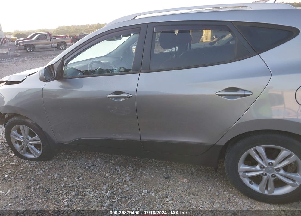 2011 HYUNDAI TUCSON GLS VIN: KM8JU3AC8BU125760