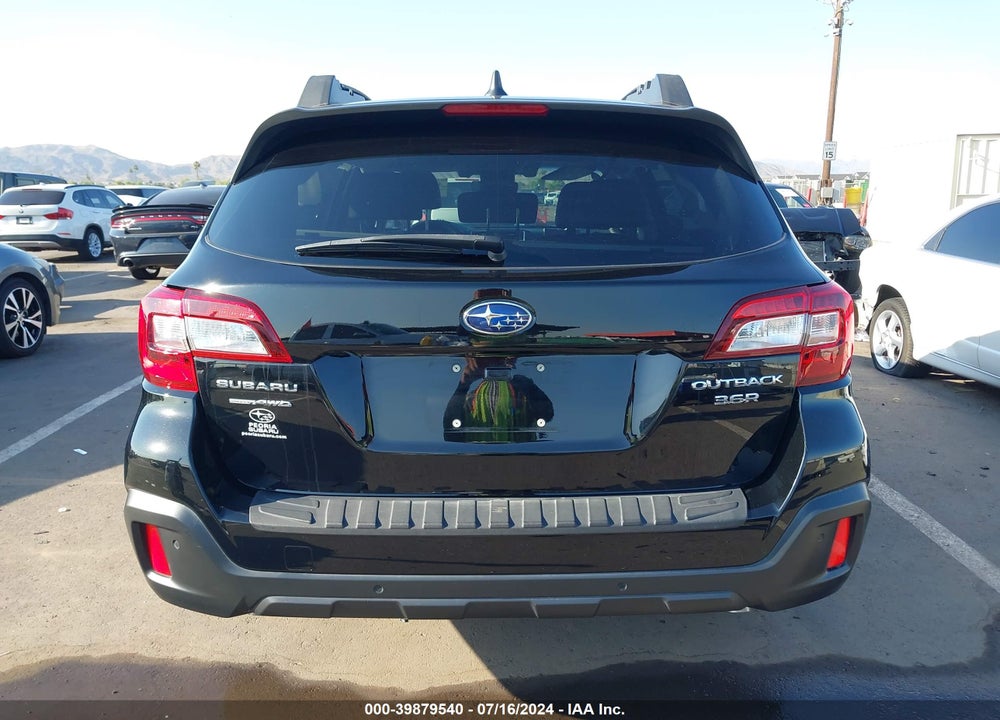 2018 SUBARU OUTBACK 3.6R LIMITED VIN: 4S4BSENCXJ3327701