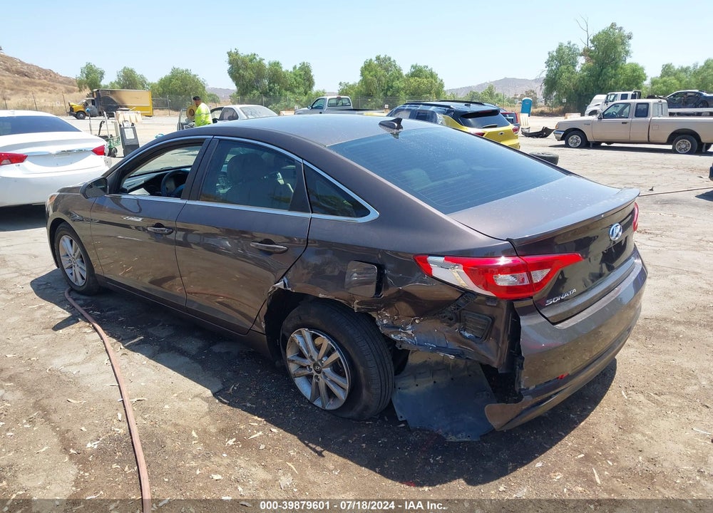 2015 HYUNDAI SONATA SE VIN: 5NPE24AF9FH220551