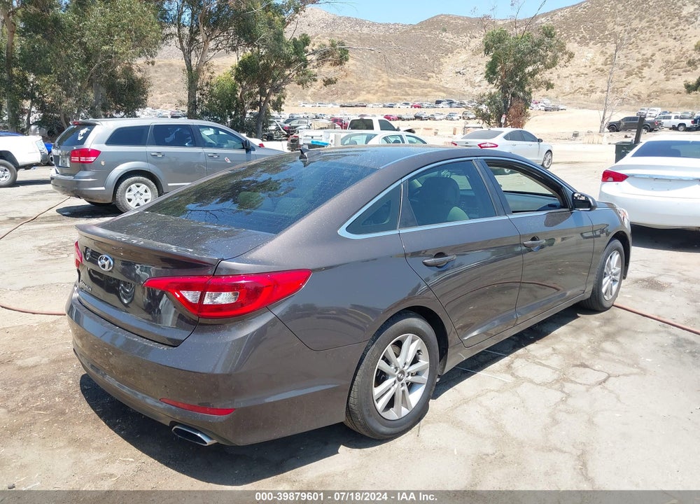 2015 HYUNDAI SONATA SE VIN: 5NPE24AF9FH220551
