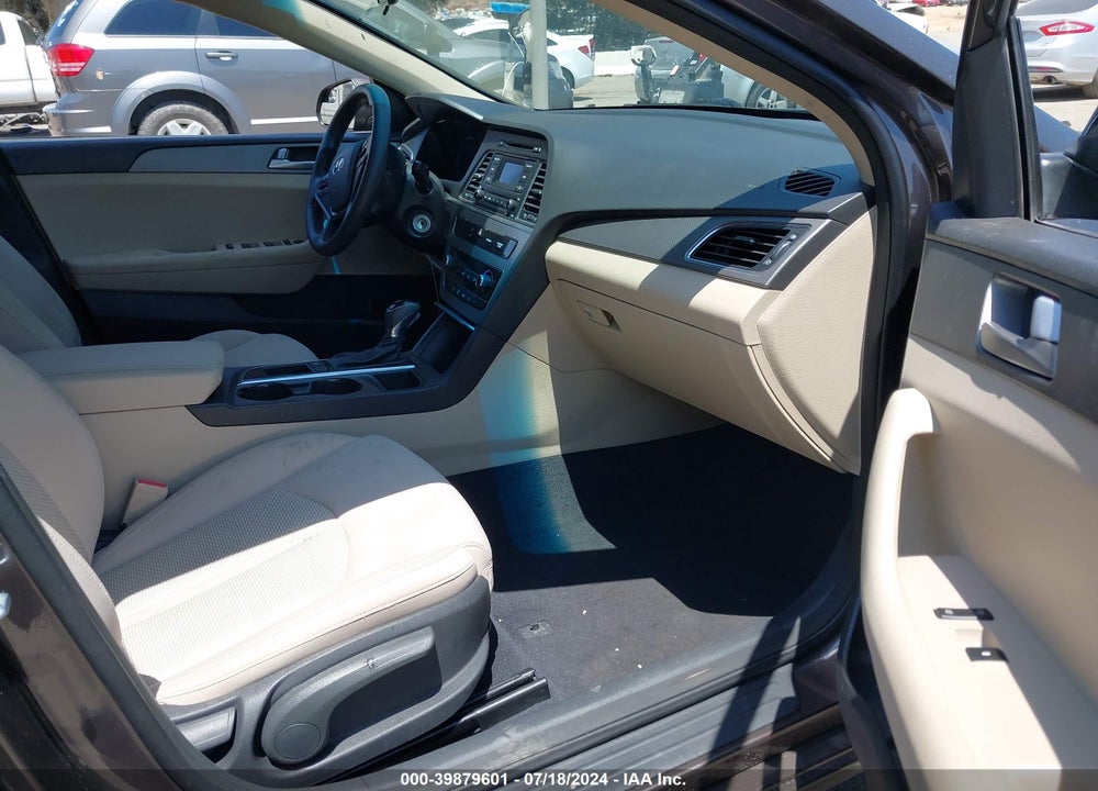 2015 HYUNDAI SONATA SE VIN: 5NPE24AF9FH220551