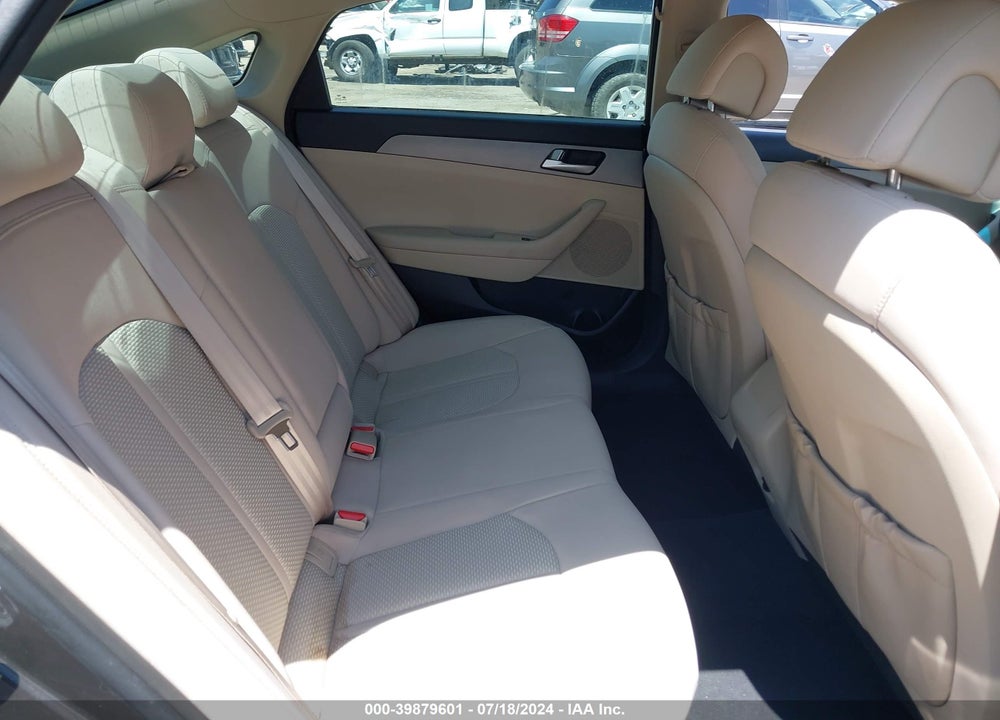 2015 HYUNDAI SONATA SE VIN: 5NPE24AF9FH220551