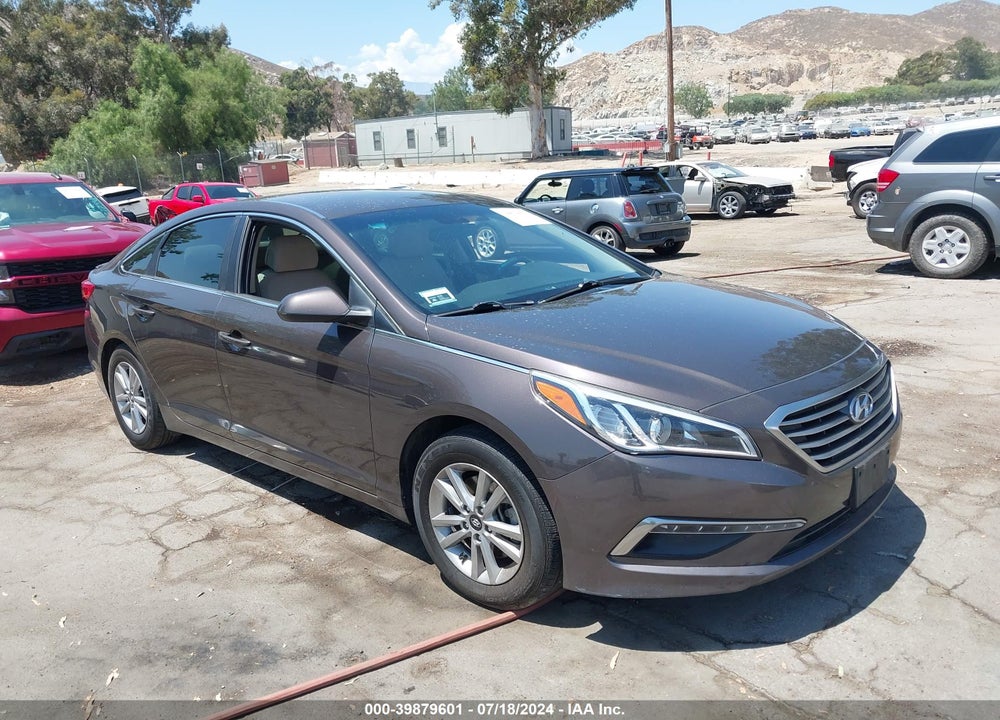 2015 HYUNDAI SONATA SE VIN: 5NPE24AF9FH220551