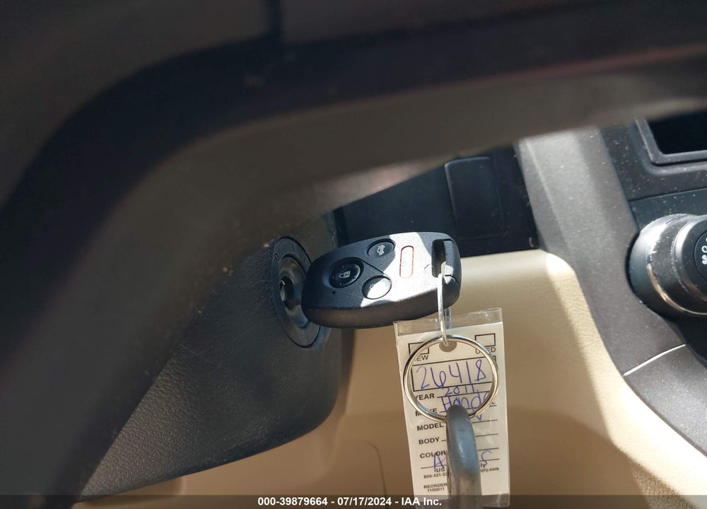 2011 HONDA CR-V LX VIN: 5J6RE3H34BL008722