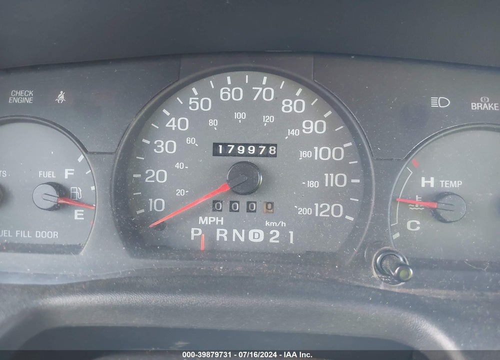 1999 FORD CROWN VICTORIA VIN: 2FAFP73W7XX102346