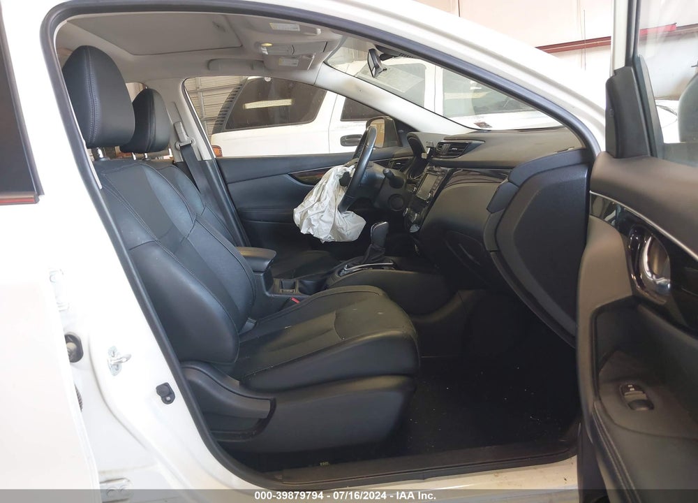 2017 NISSAN ROGUE SPORT SL VIN: JN1BJ1CR2HW112686