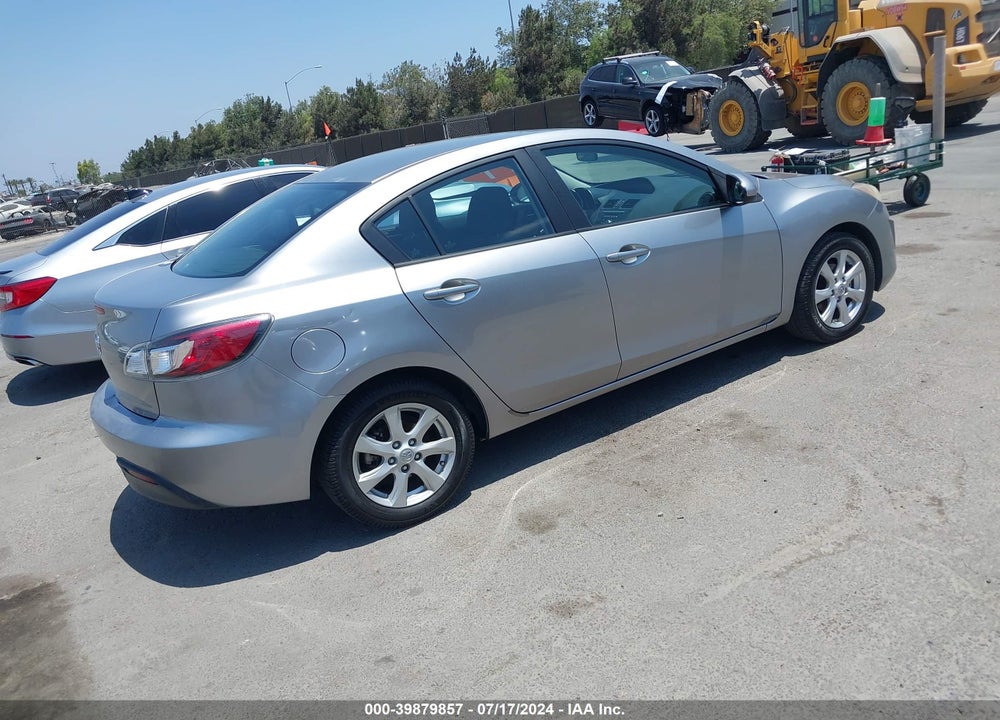 2011 MAZDA 3 I TOURING VIN: JM1BL1VGXB1460145