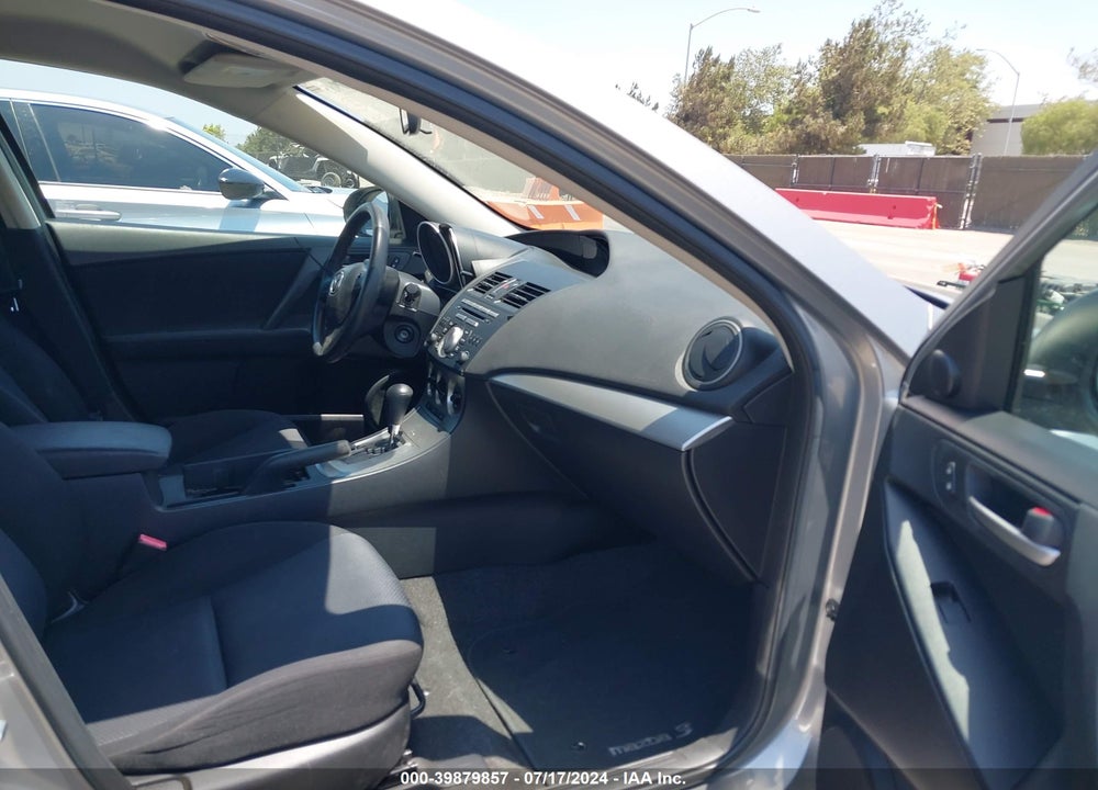 2011 MAZDA 3 I TOURING VIN: JM1BL1VGXB1460145